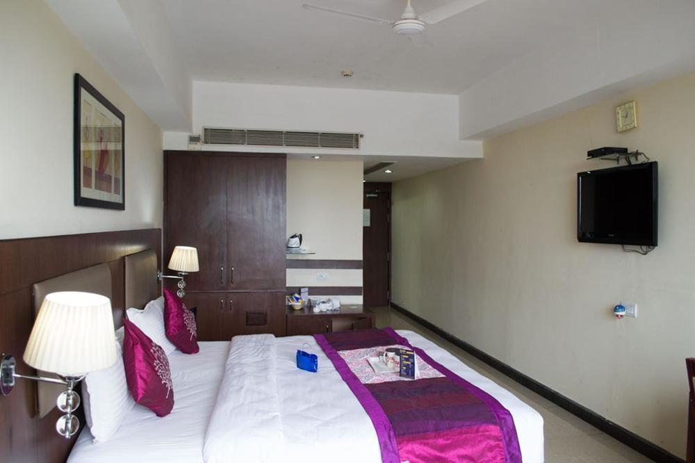 Hotel Oyo Premium Vani Vihar Bhubaneswar Exterior foto