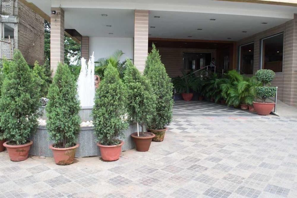 Hotel Oyo Premium Vani Vihar Bhubaneswar Exterior foto